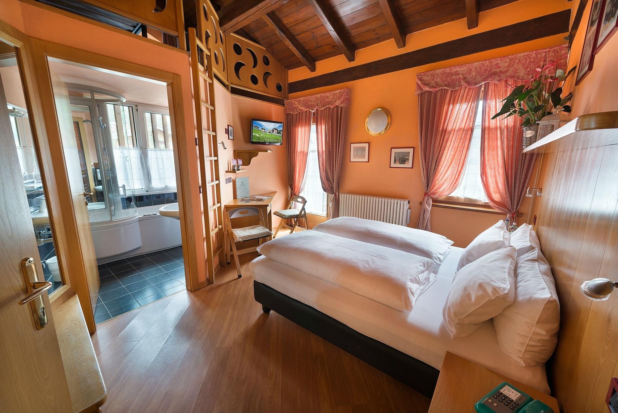 Hotel Astra Livigno Esterno foto